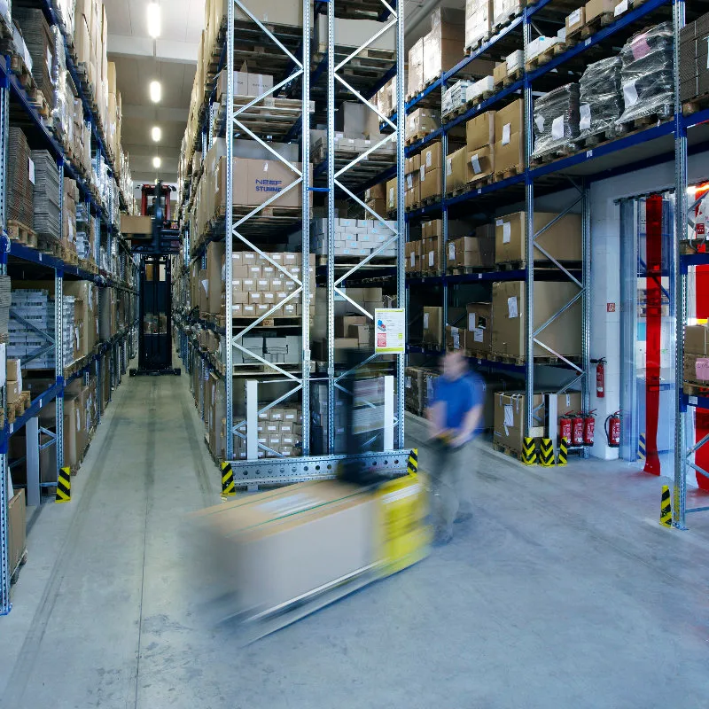 Kommissionierung und Versand im Hochregallager – Fulfillment bei last point solutions gmbh Stuttgart